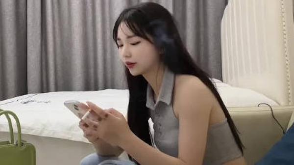 约操刚下海的童颜妹子